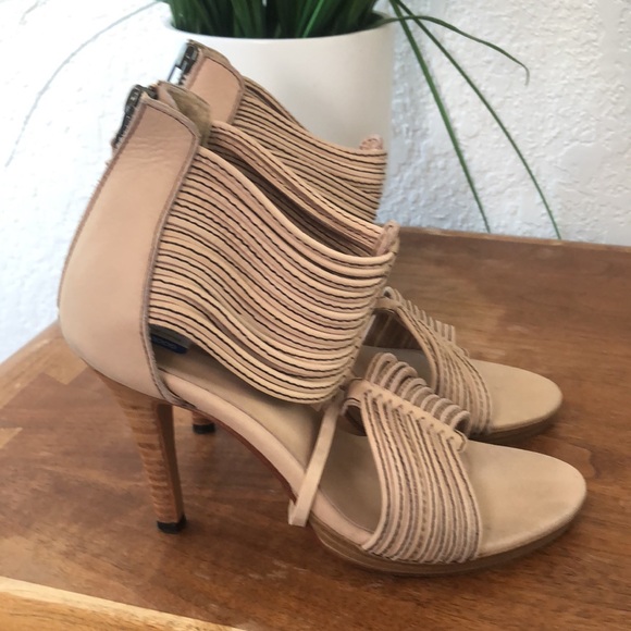 Vintage century cream hand made heels - Picture 3 of 7